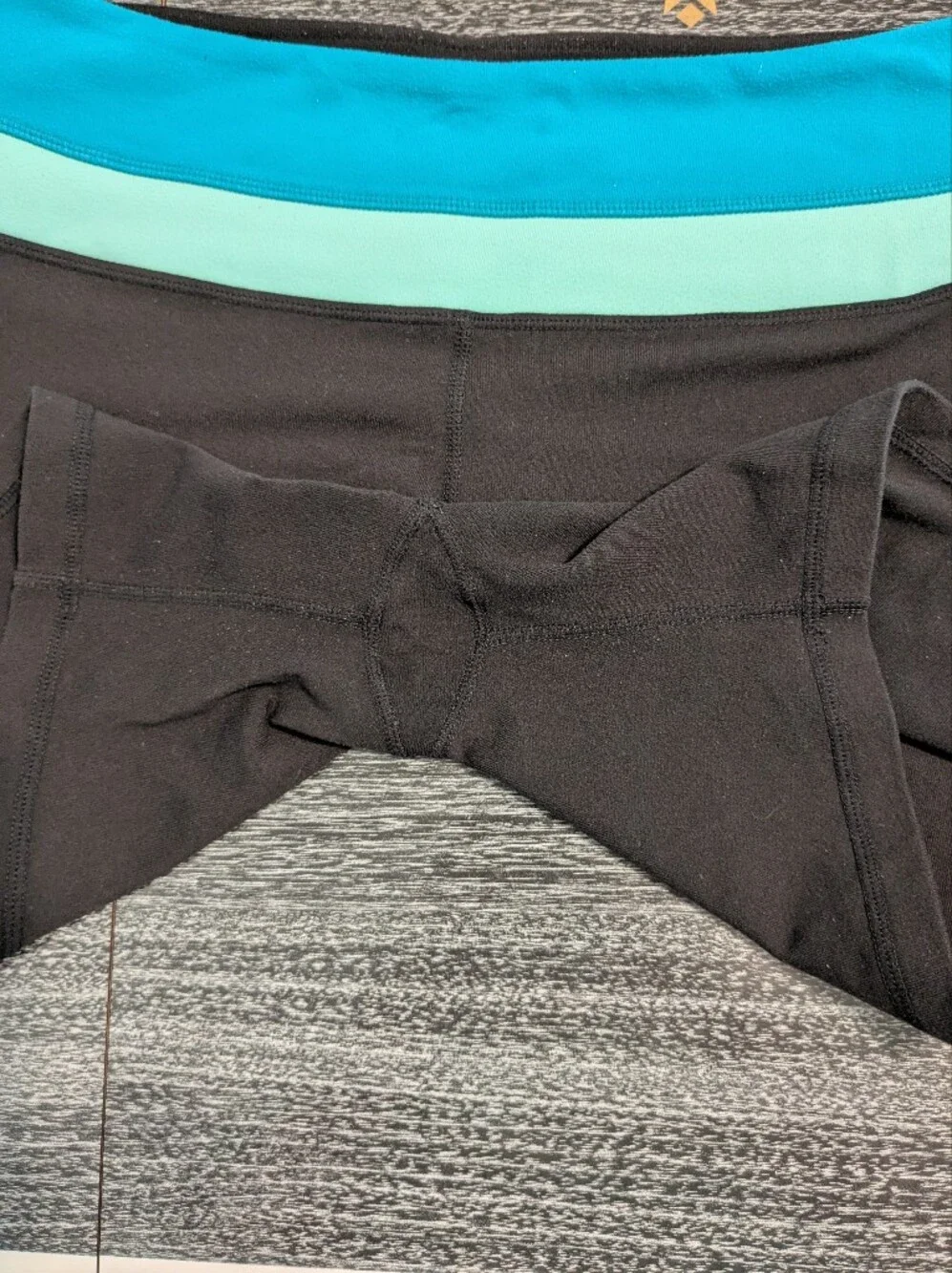 Lululemon Old School 5
